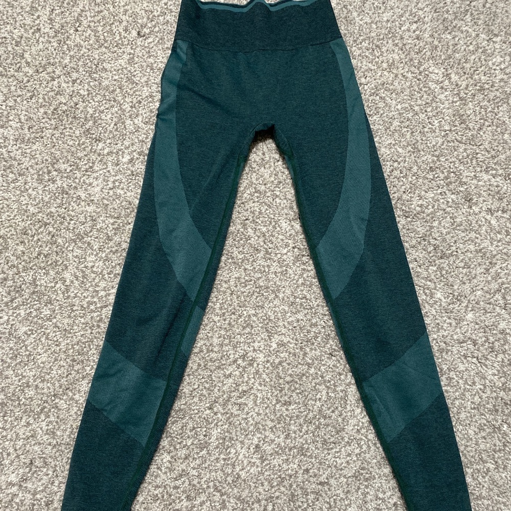 Pink Victoria secret green seamless leggings! SIZE XS